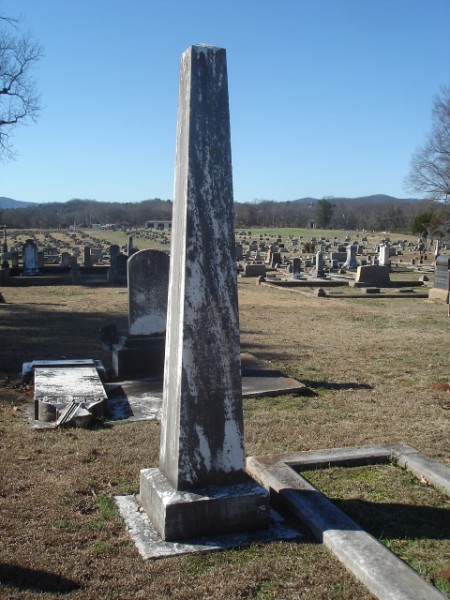 Carver, H.P. Oden, obelisk